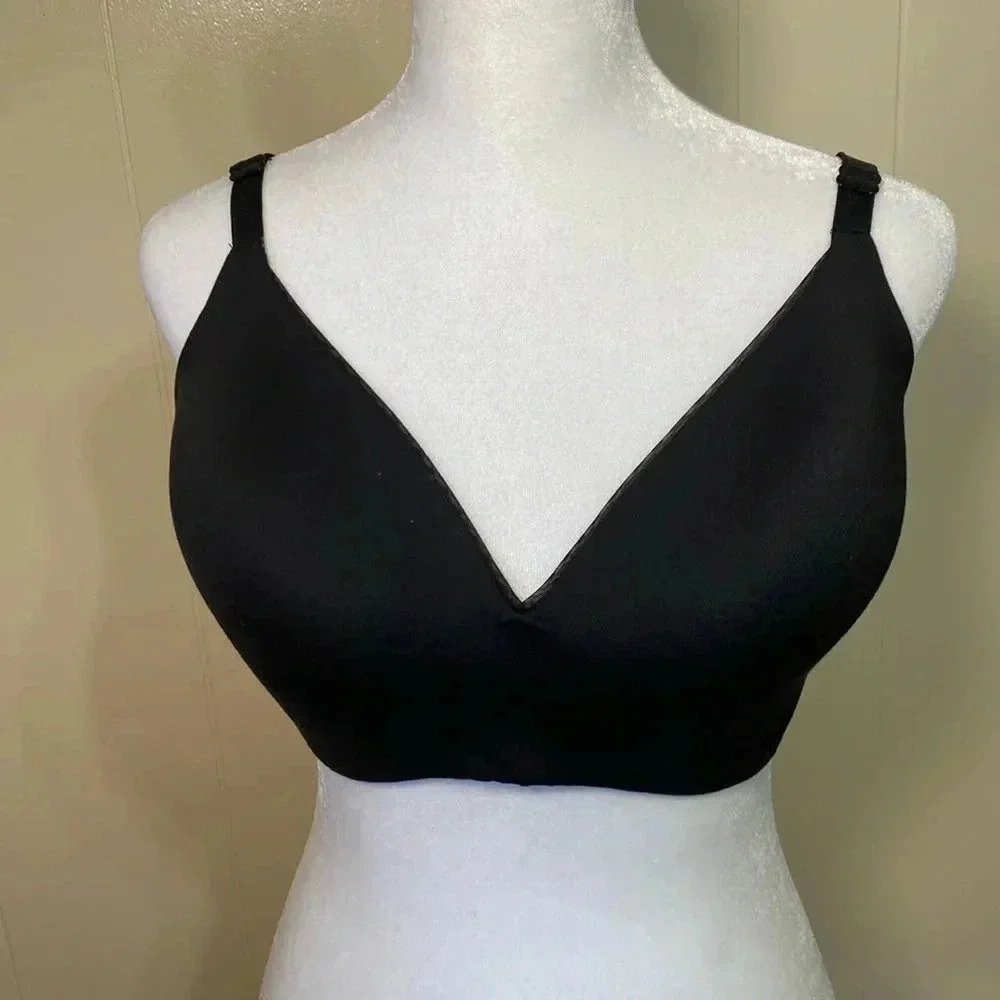 Calvin Klein Black Wireless Convertible Strap Bra in Size Large.